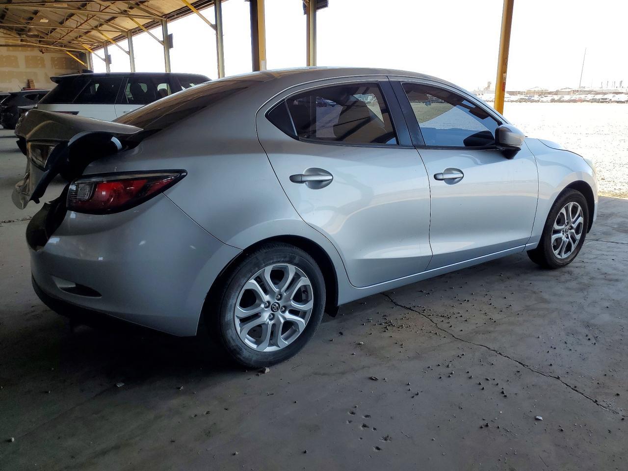 2018 Toyota Yaris Ia - Фото 3