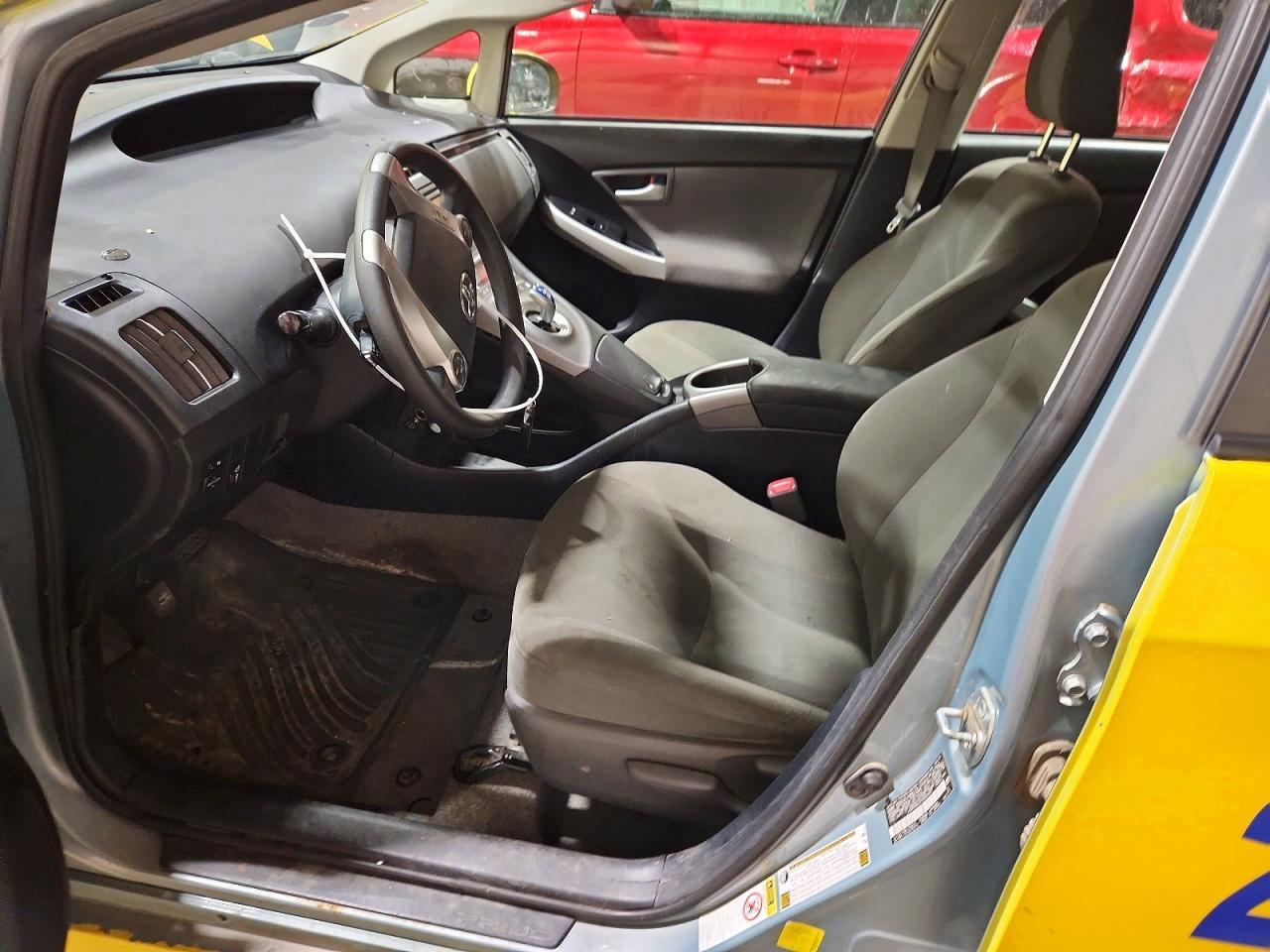 2012 Toyota Prius Two - Фото 7