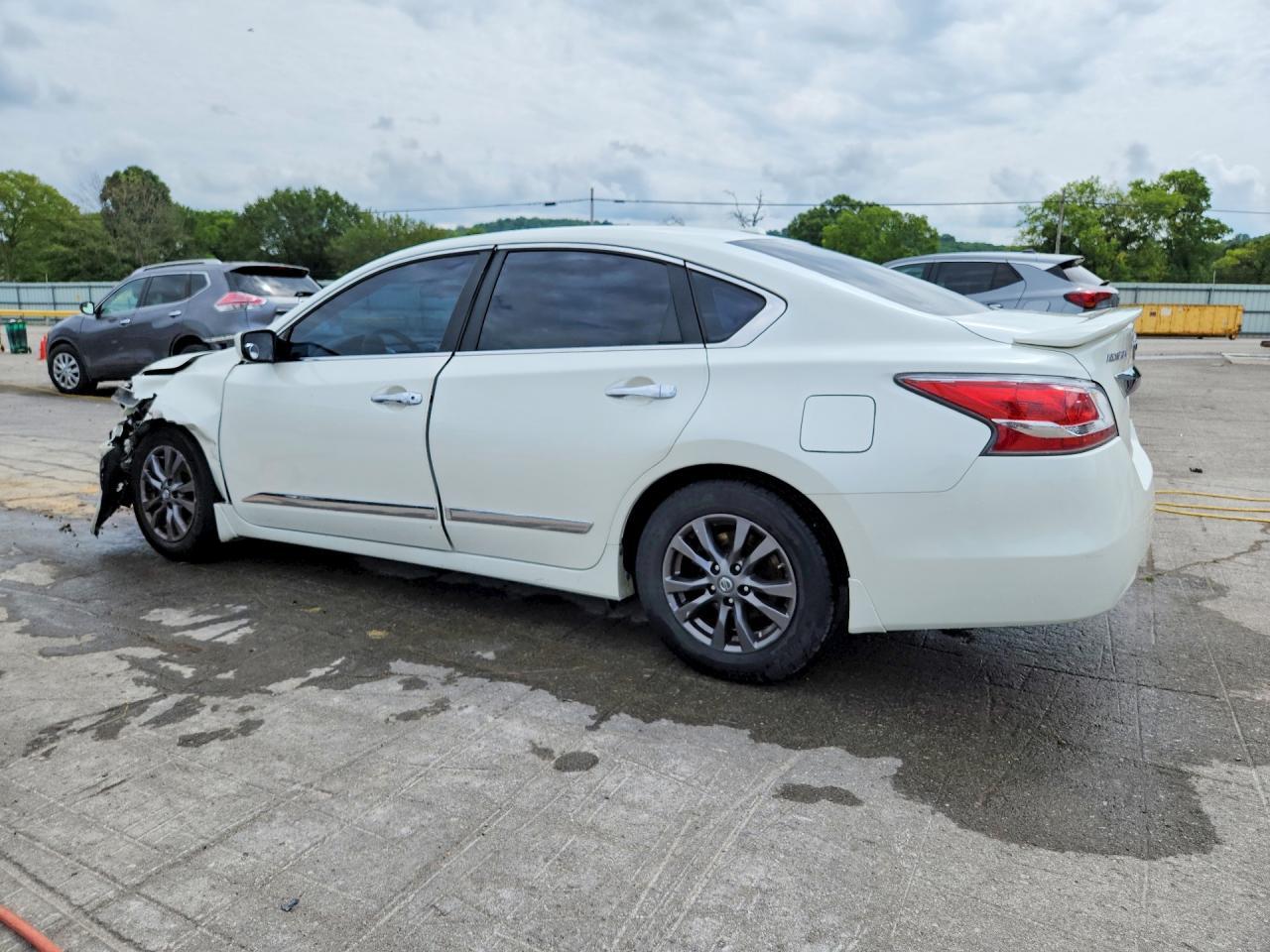 2015 Nissan Altima 2.5 S - Image 2