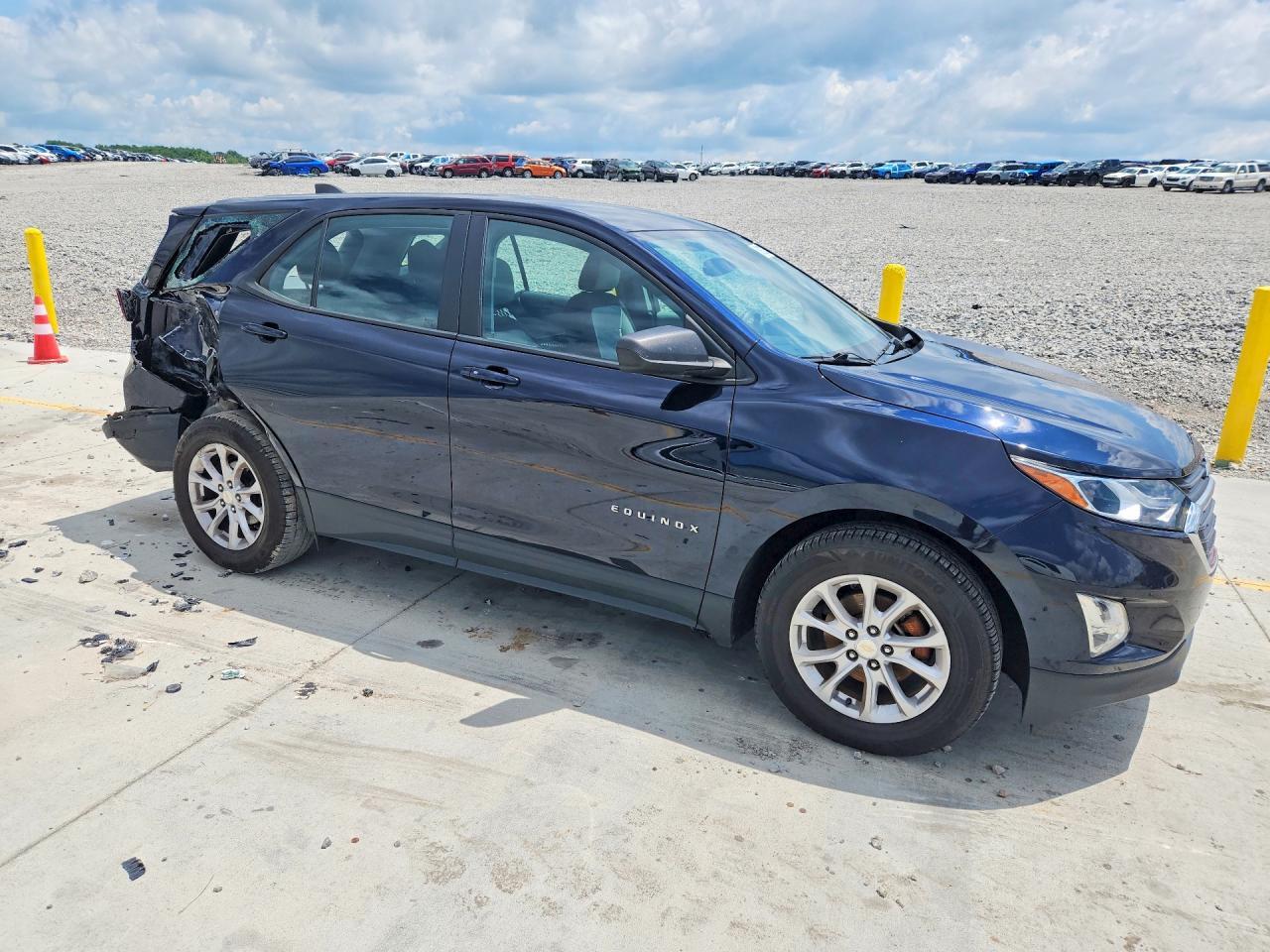 2020 Chevrolet Equinox Ls - Фото 4