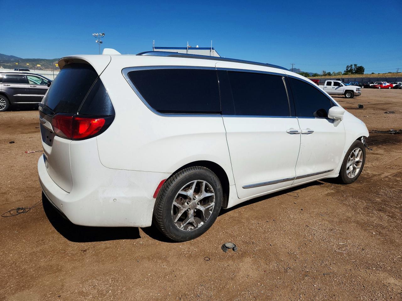 2017 Chrysler Pacifica Touring L Plus - Image 3