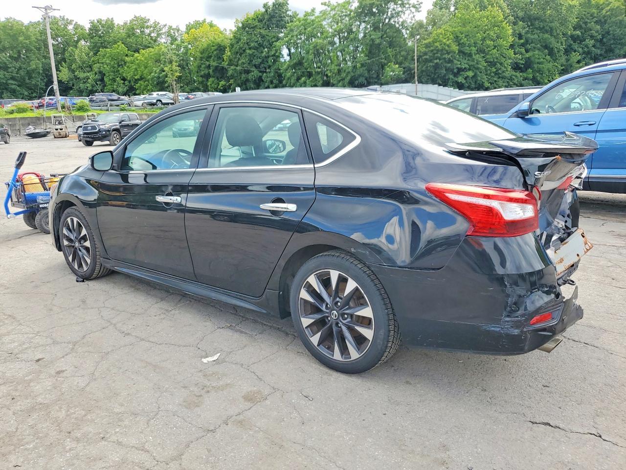 2017 Nissan Sentra Sr - Фото 2
