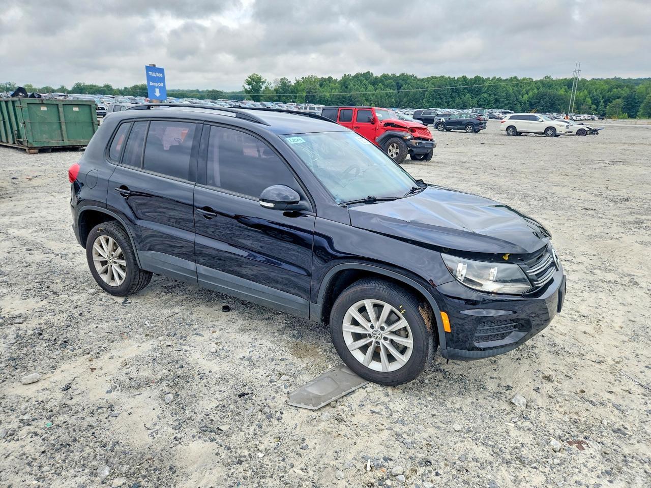 2017 Volkswagen Tiguan S - Image 4