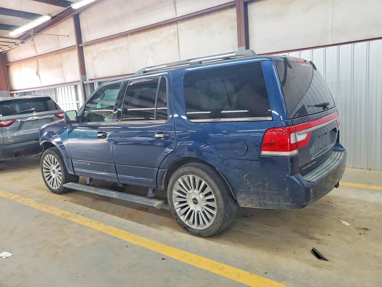 2017 Lincoln Navigator Select - Image 2