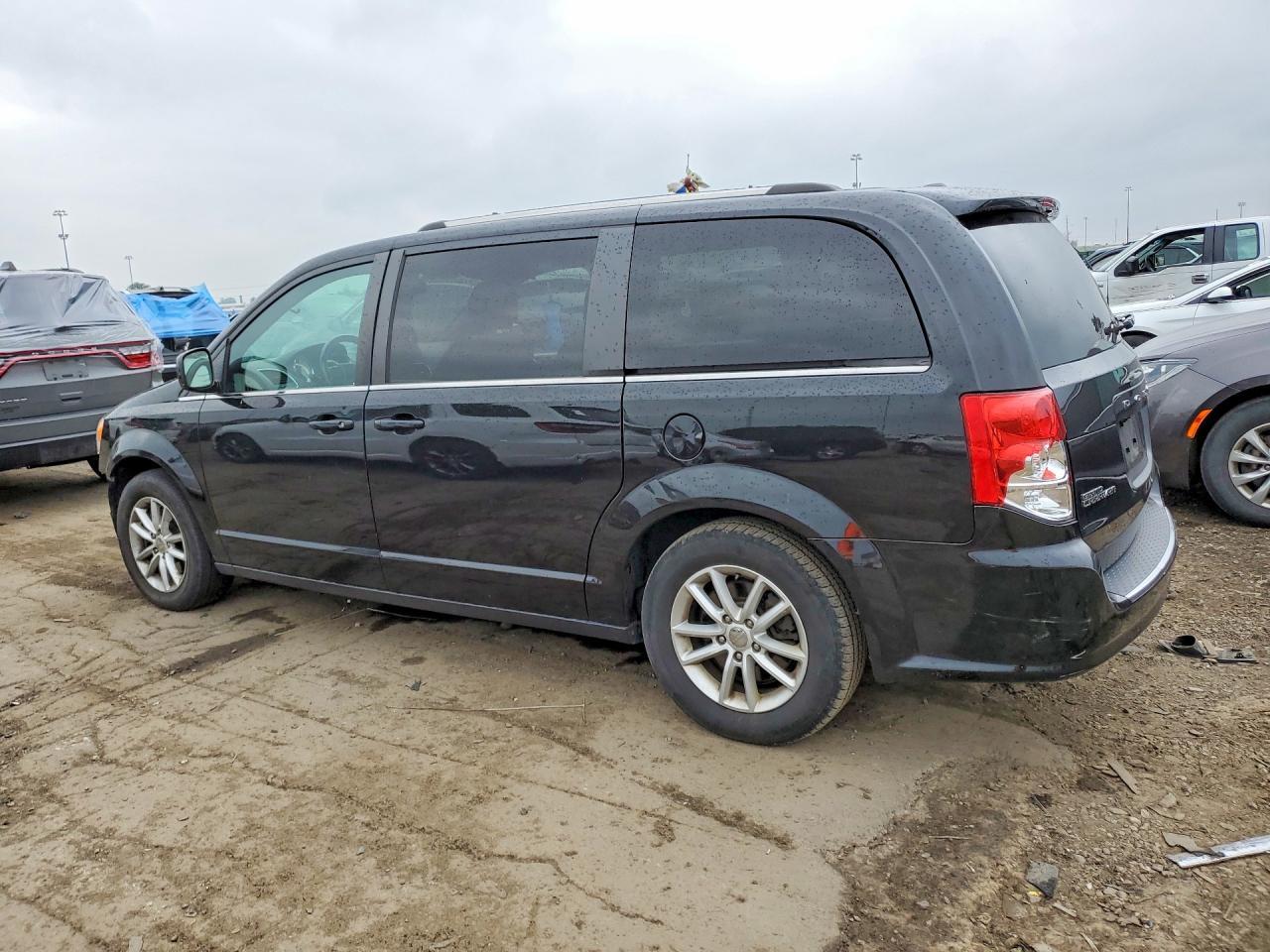 2019 Dodge Grand Caravan Sxt - Image 2