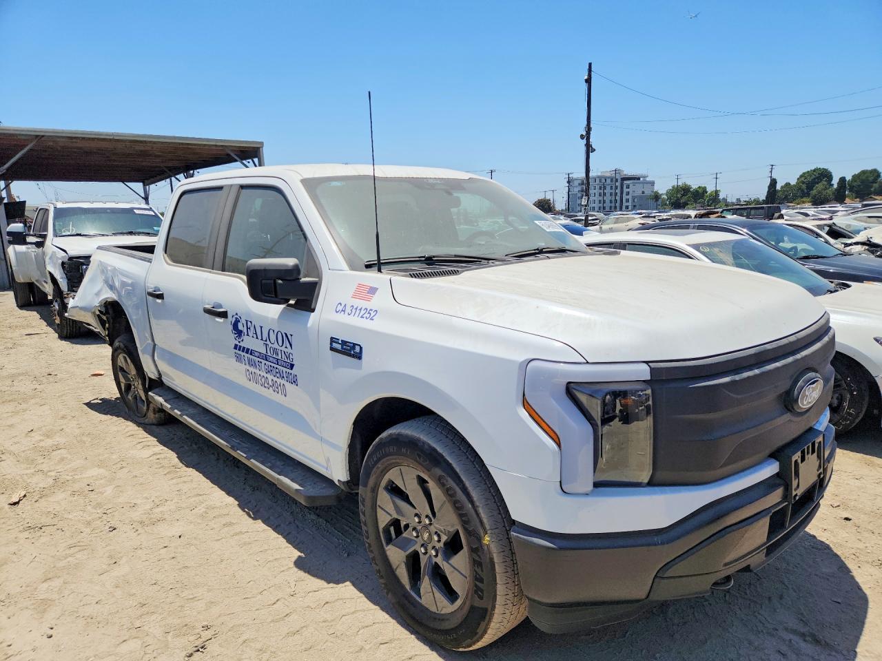 2025 Ford F150 Lightning Pro - Image 4