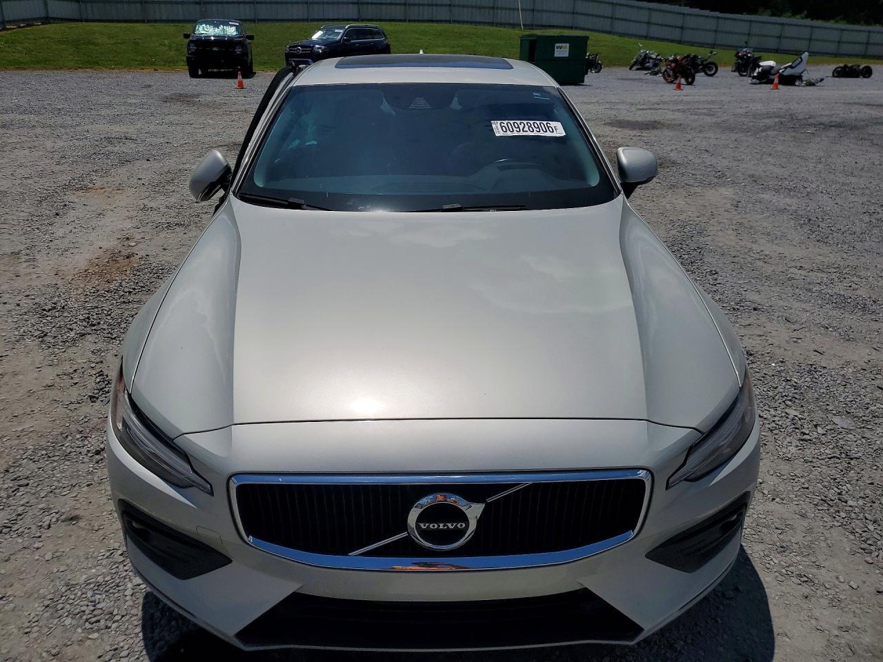 2021 Volvo S60 T5 Momentum - Image 5