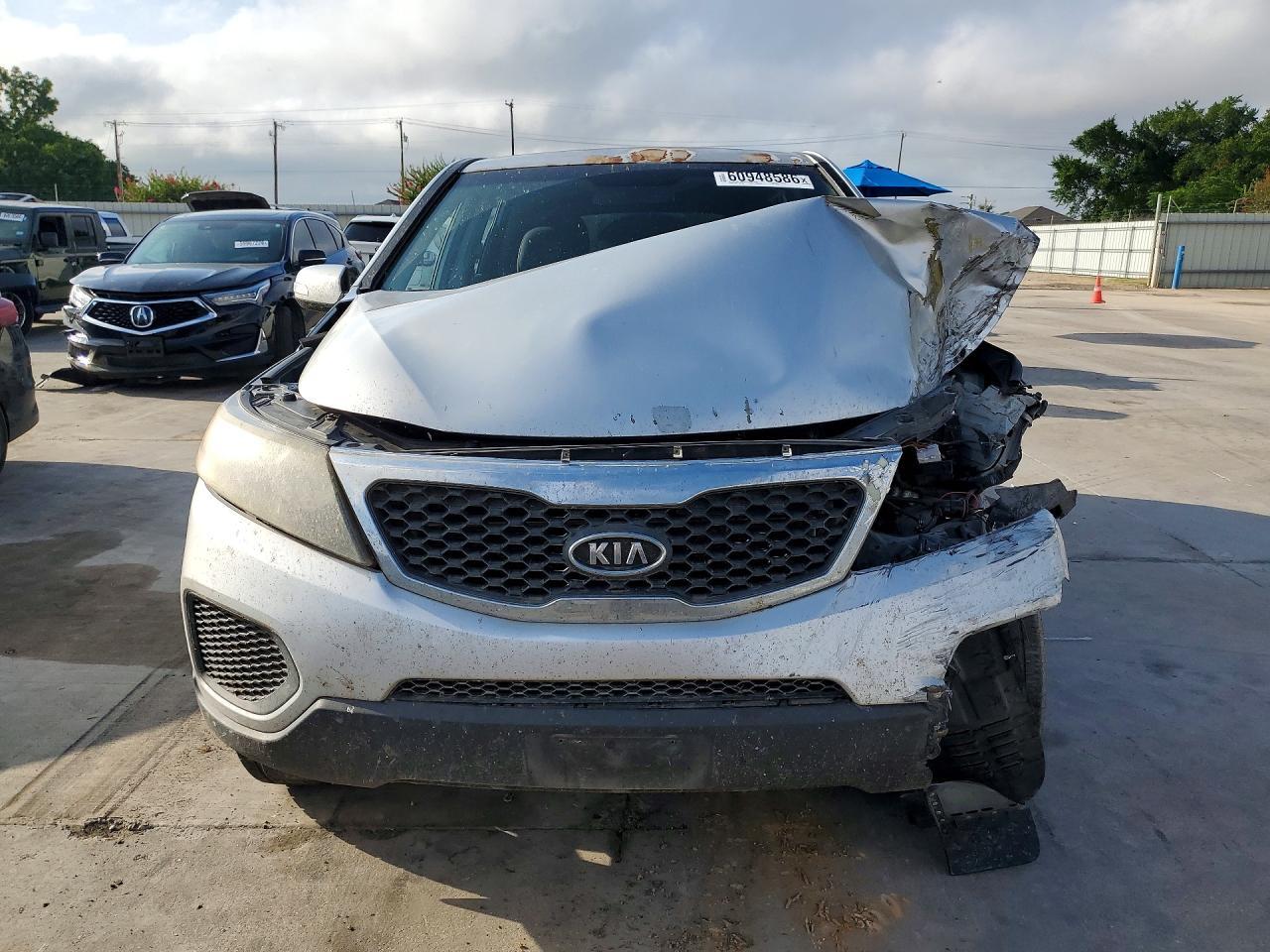 2013 Kia Sorento Lx - Image 5