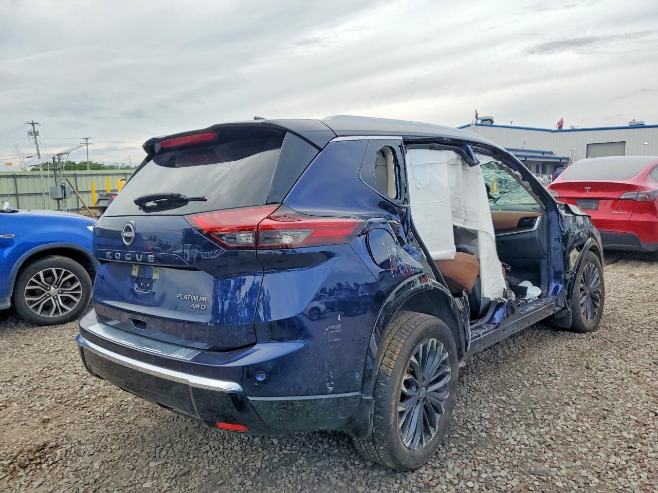 2024 Nissan Rogue Platinum - Фото 3