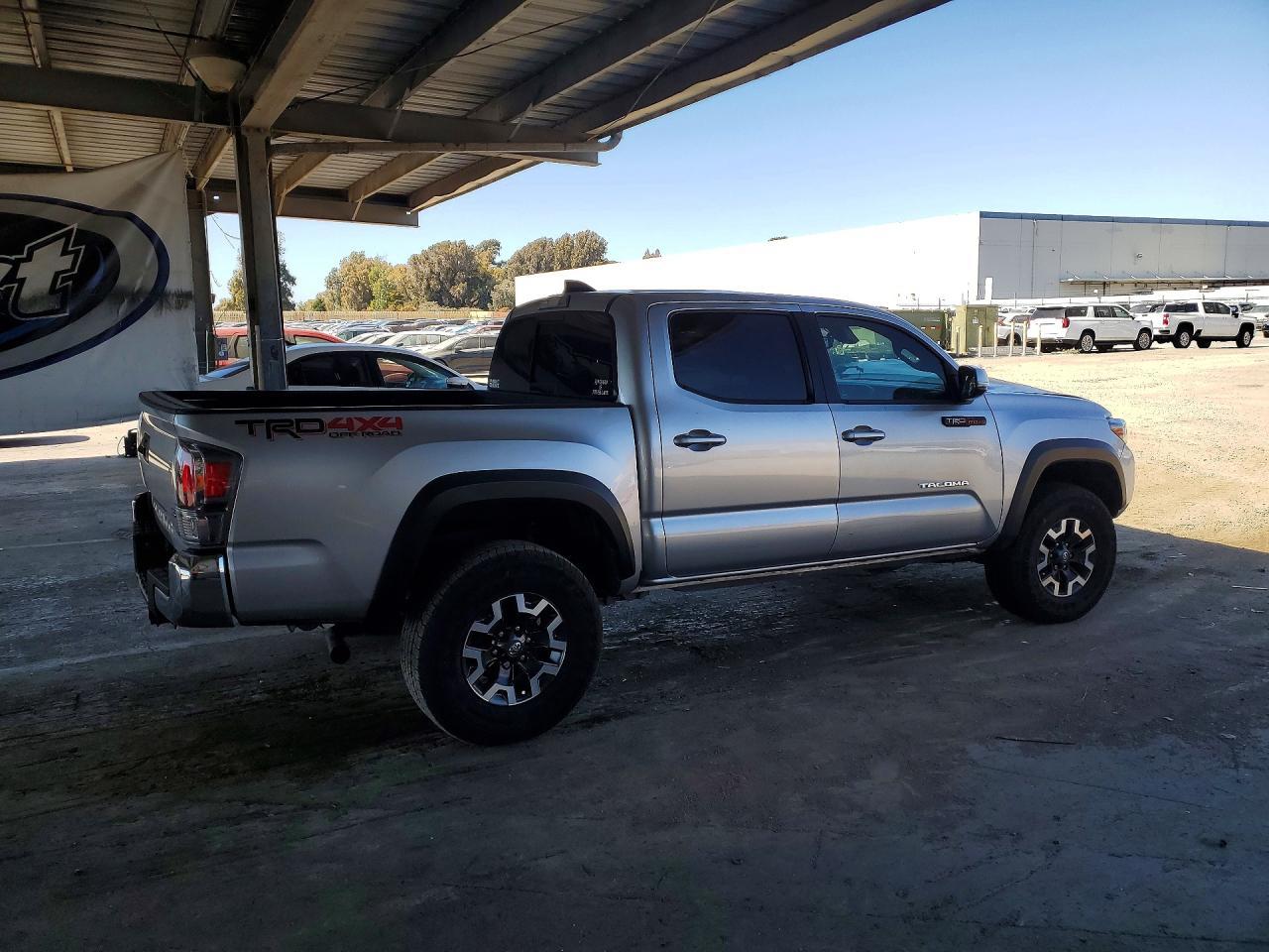 2022 Toyota Tacoma Trd Off-Road - Image 3