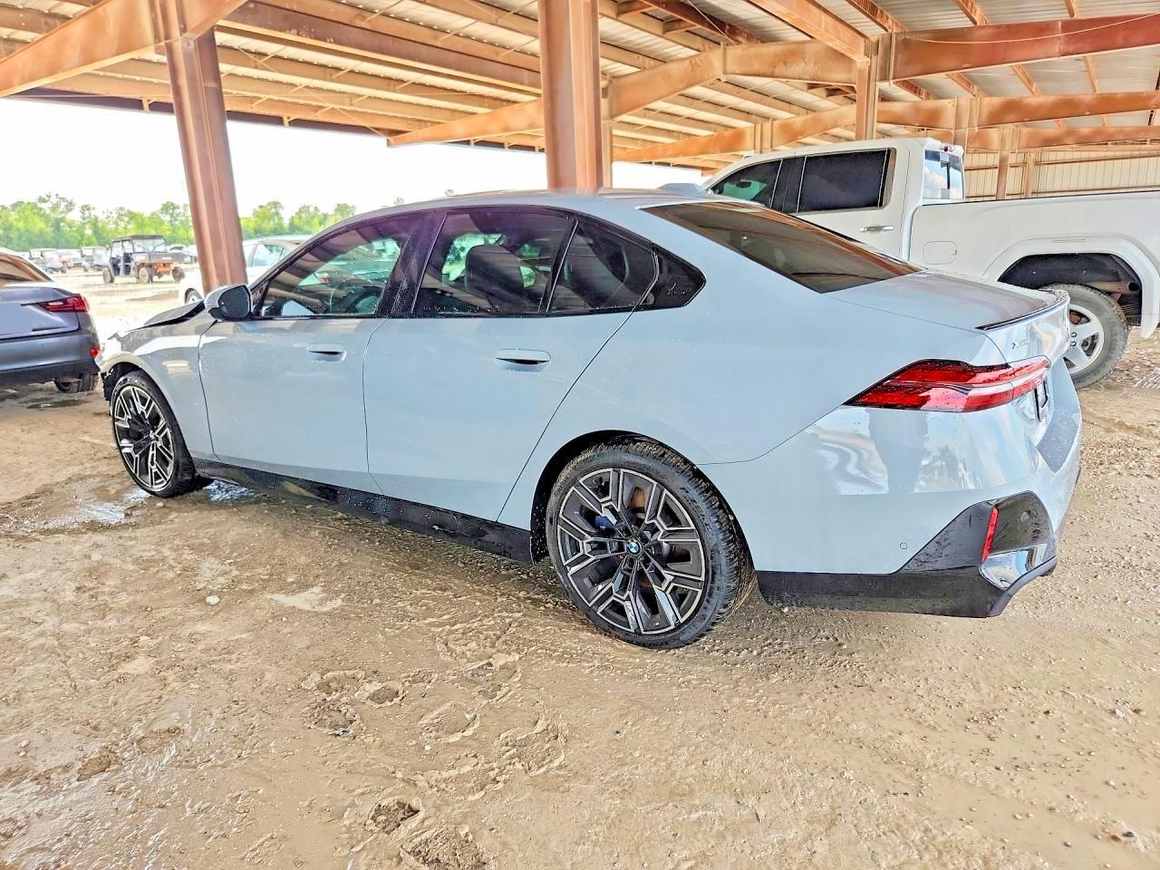 2026 BMW 530 Xi - Фото 3