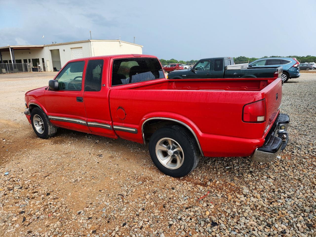 2001 Chevrolet S Truck S10 - Фото 2