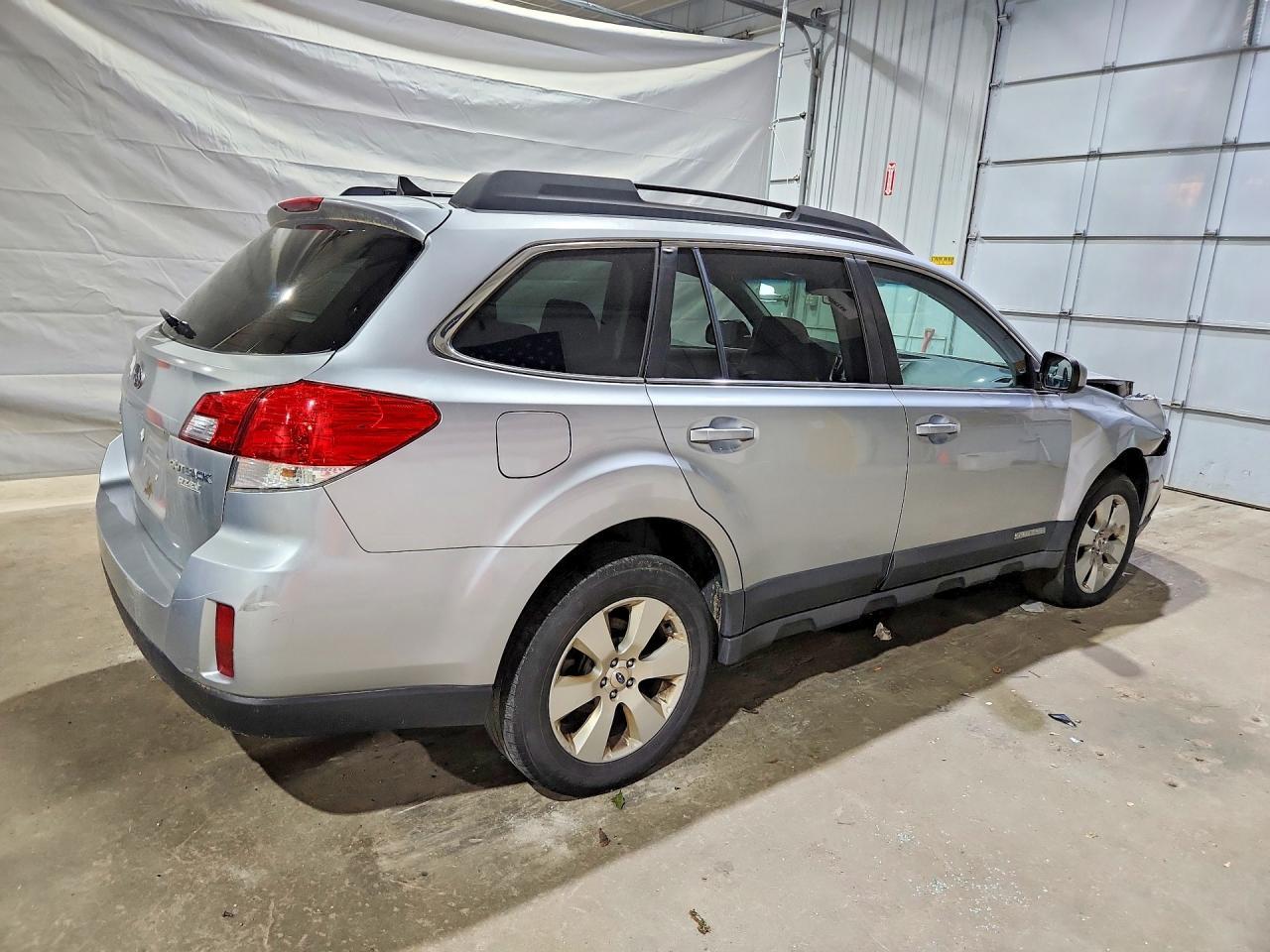 2012 Subaru Outback 2.5I Limited - Image 3