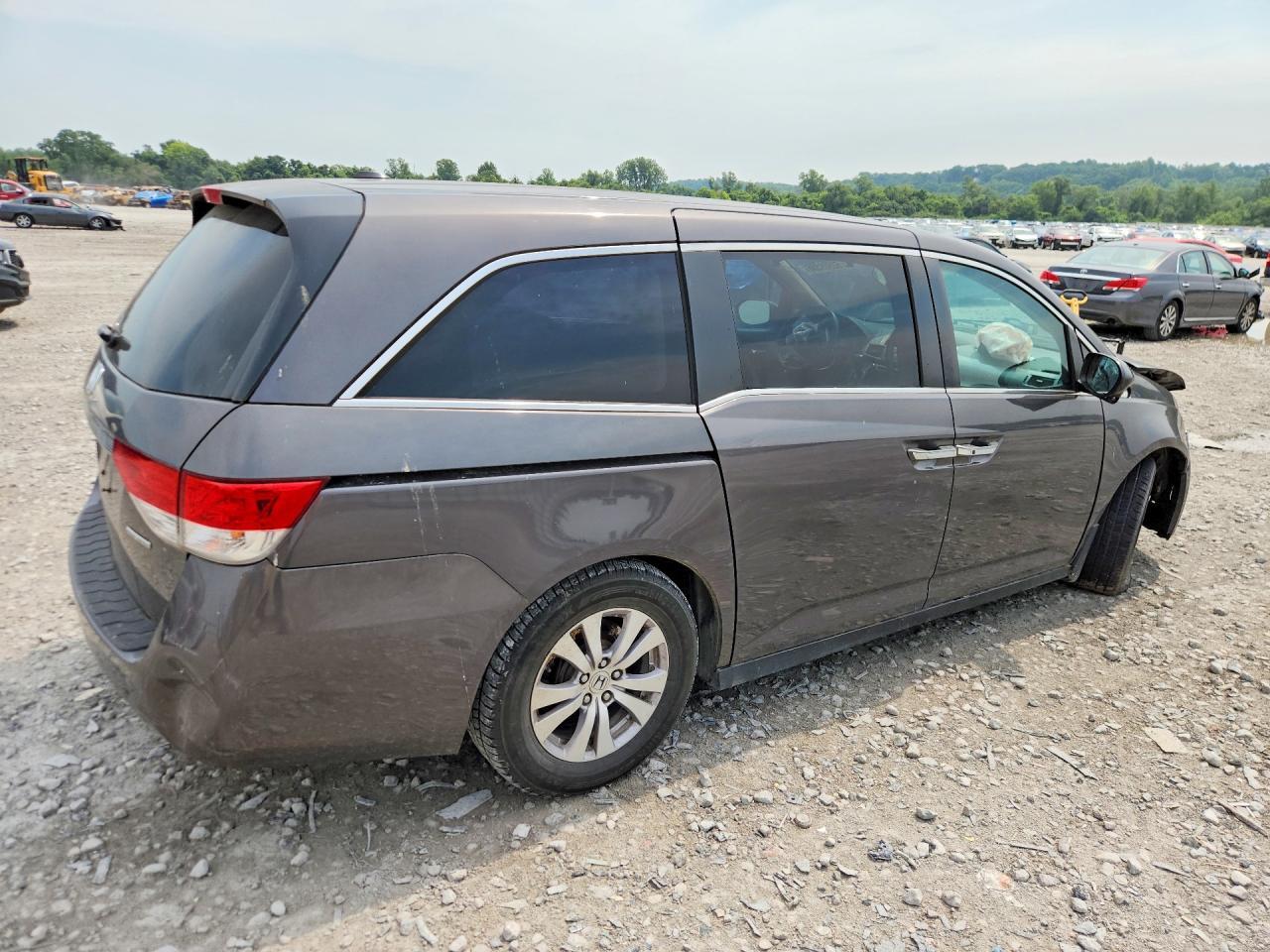 2016 Honda Odyssey Se - Фото 3