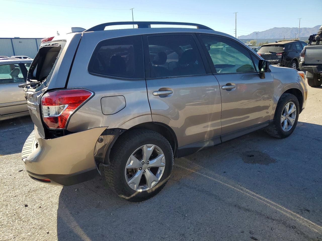 2016 Subaru Forester 2.5I - Image 3