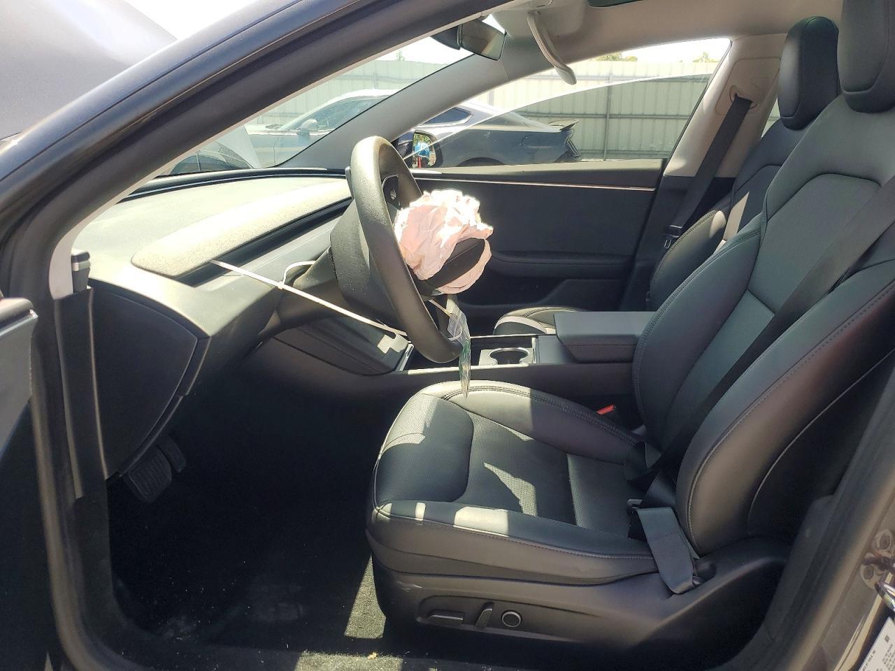 2024 Tesla Model 3 - Фото 7