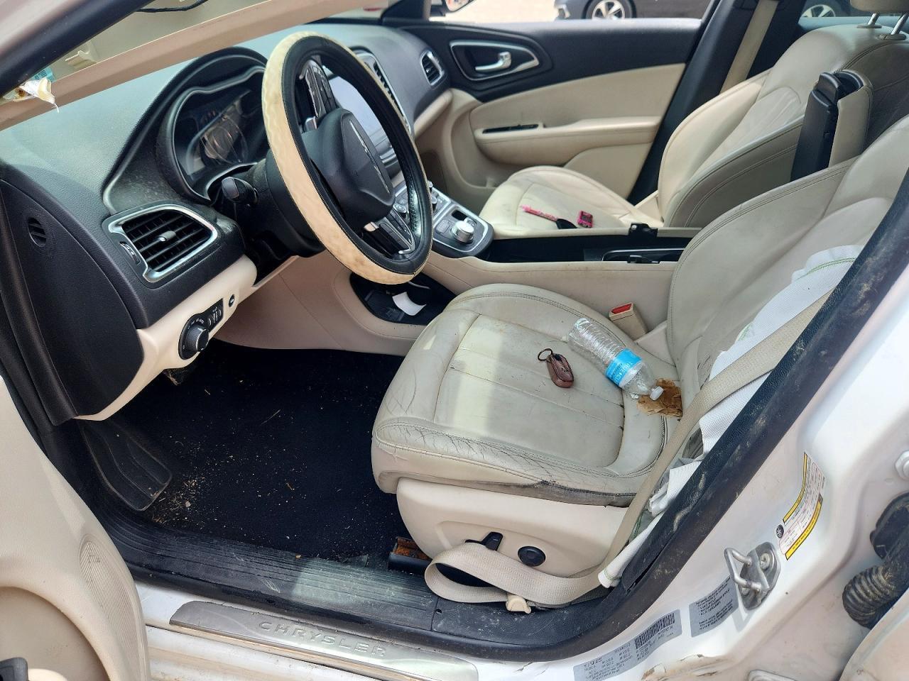 2017 Chrysler 200 Limited - Image 7