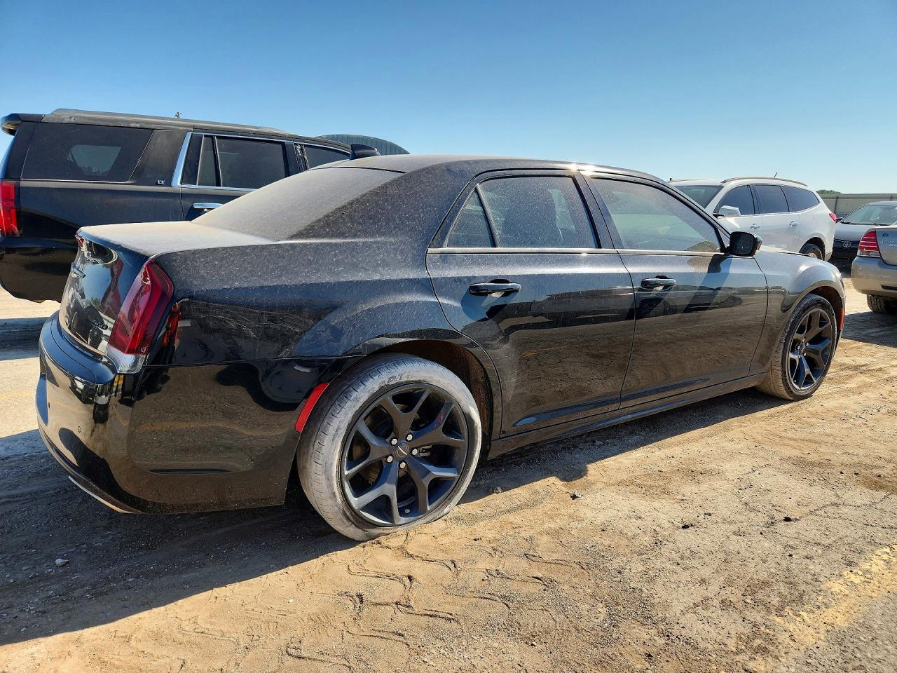 2022 Chrysler 300 Touring L - Image 3