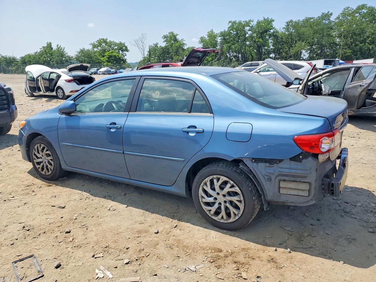 2013 Toyota Corolla Le - Фото 2