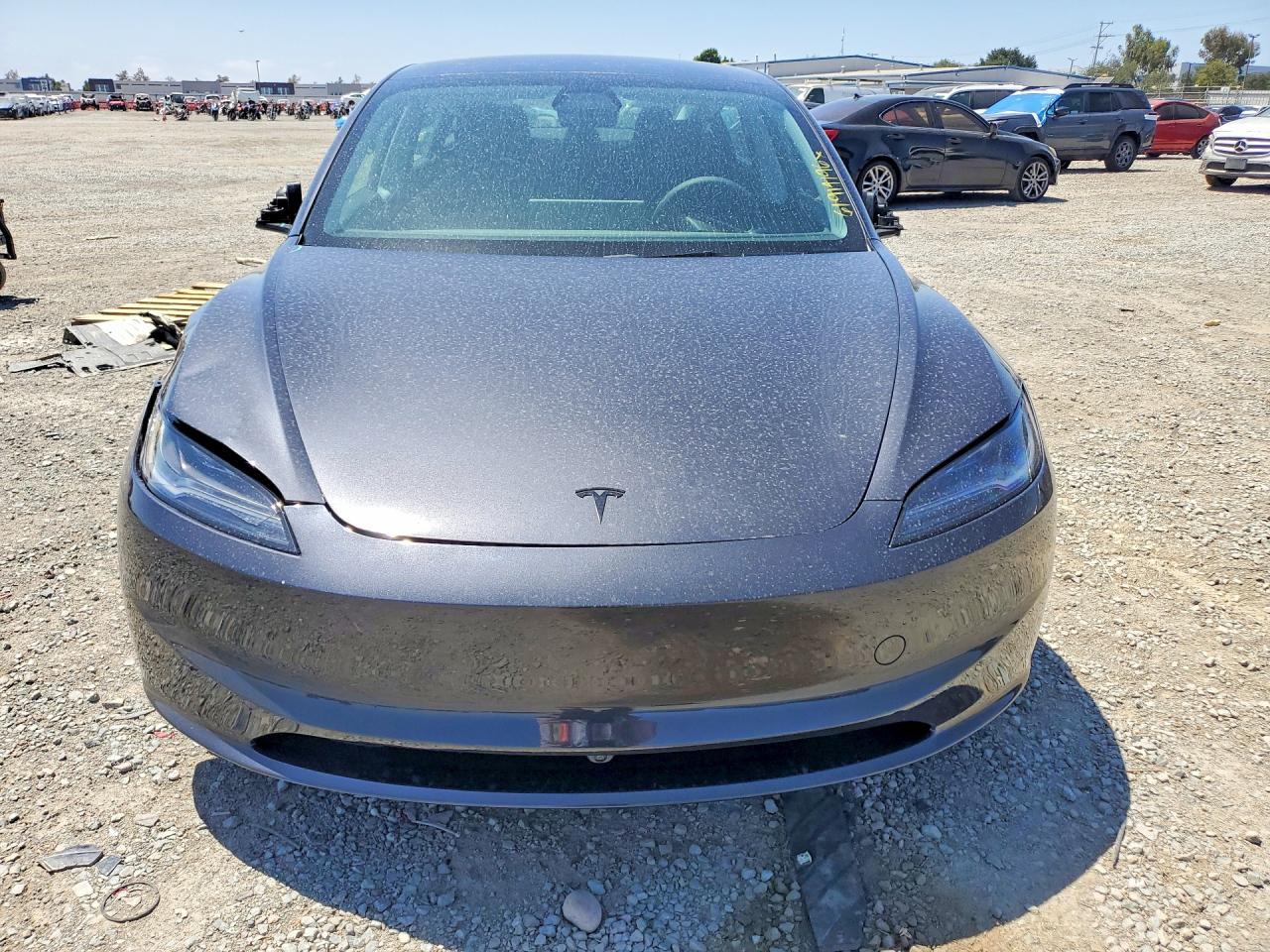 2026 Tesla Model 3 - Фото 5