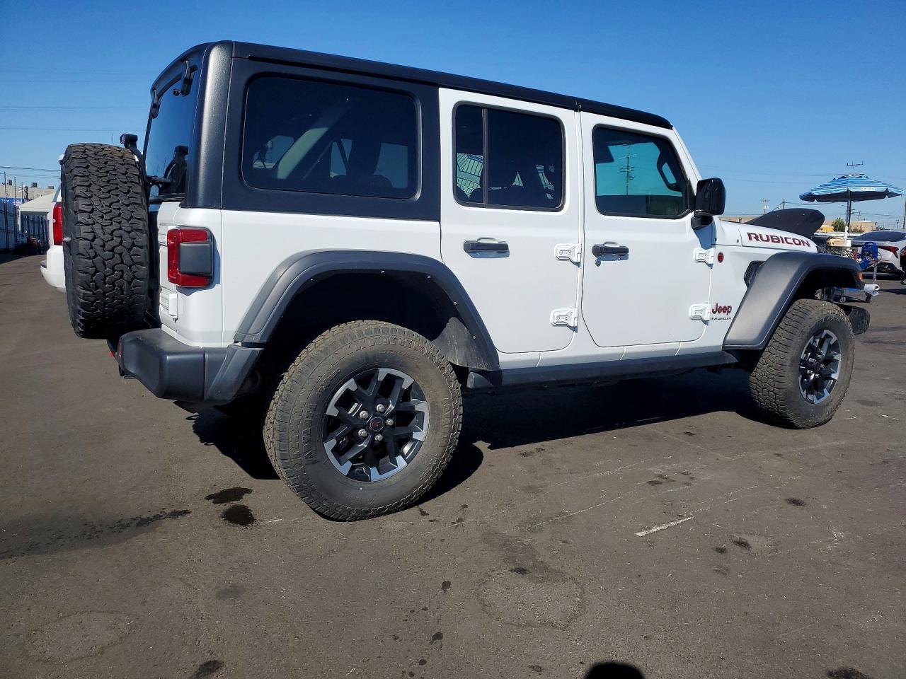 2025 Jeep Wrangler Rubicon - Image 3