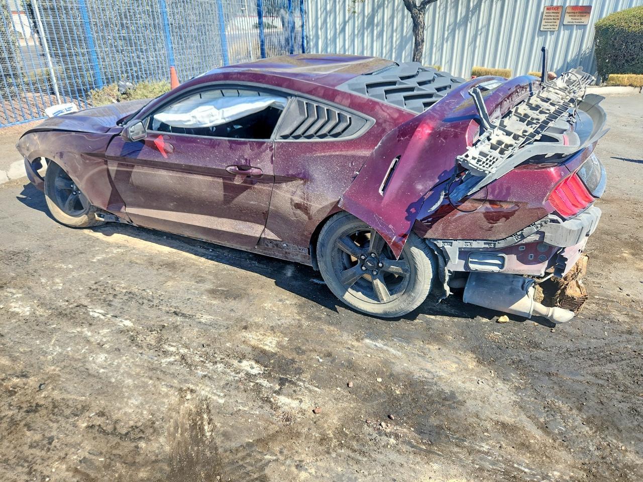 2018 Ford Mustang - Фото 2