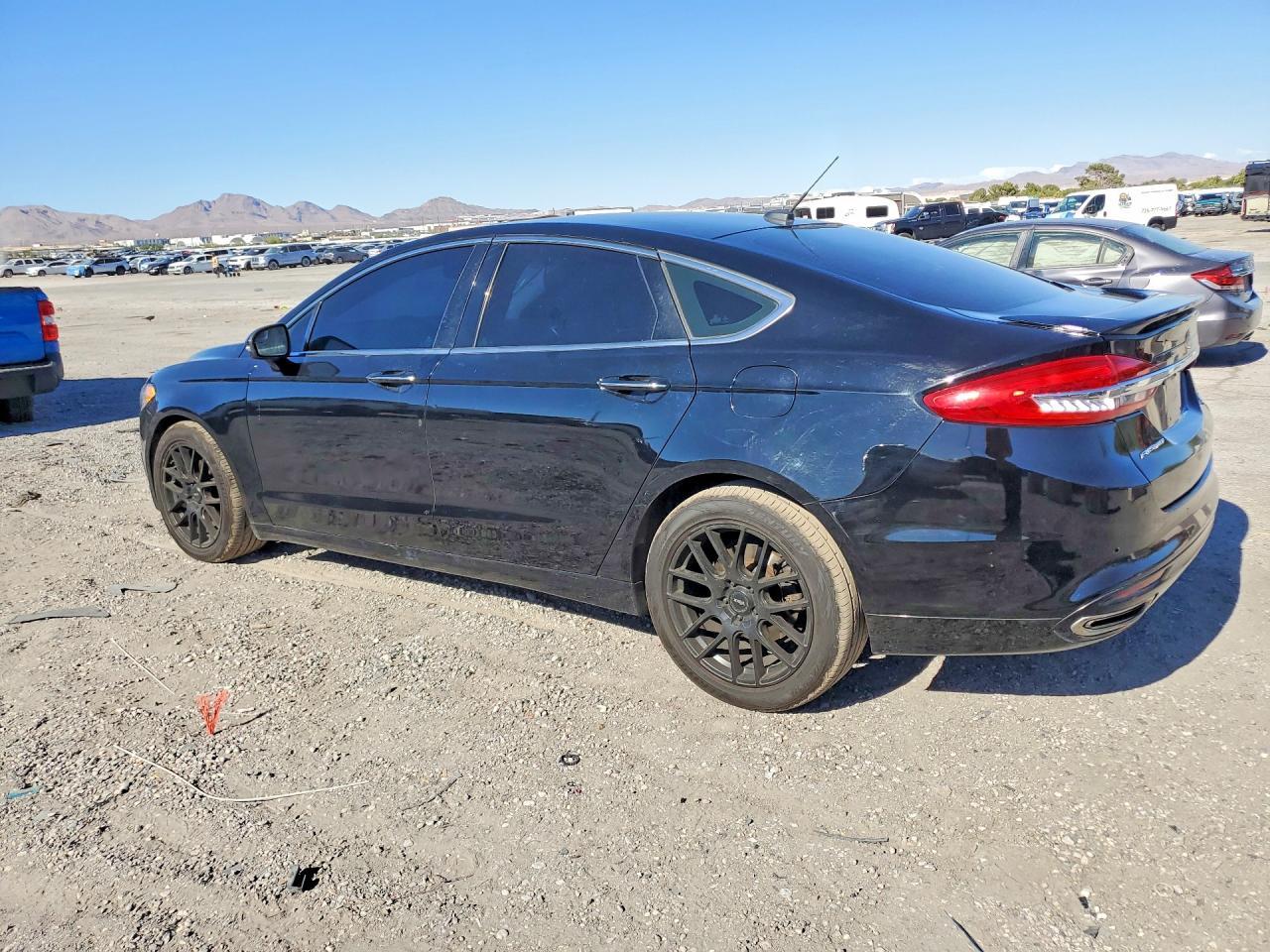 2018 Ford Fusion Titanium/Platinum - Image 2