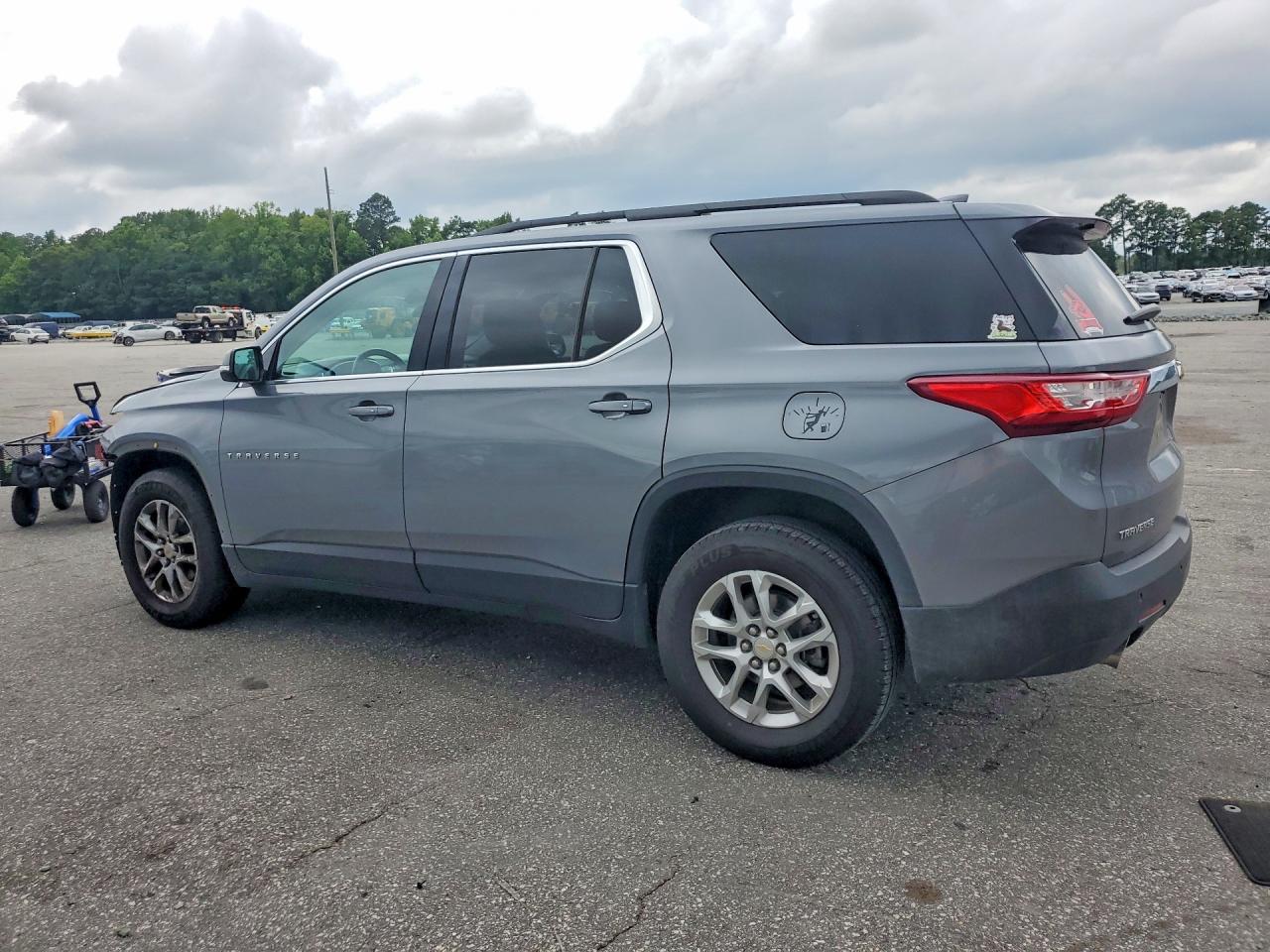 2019 Chevrolet Traverse Lt - Image 2