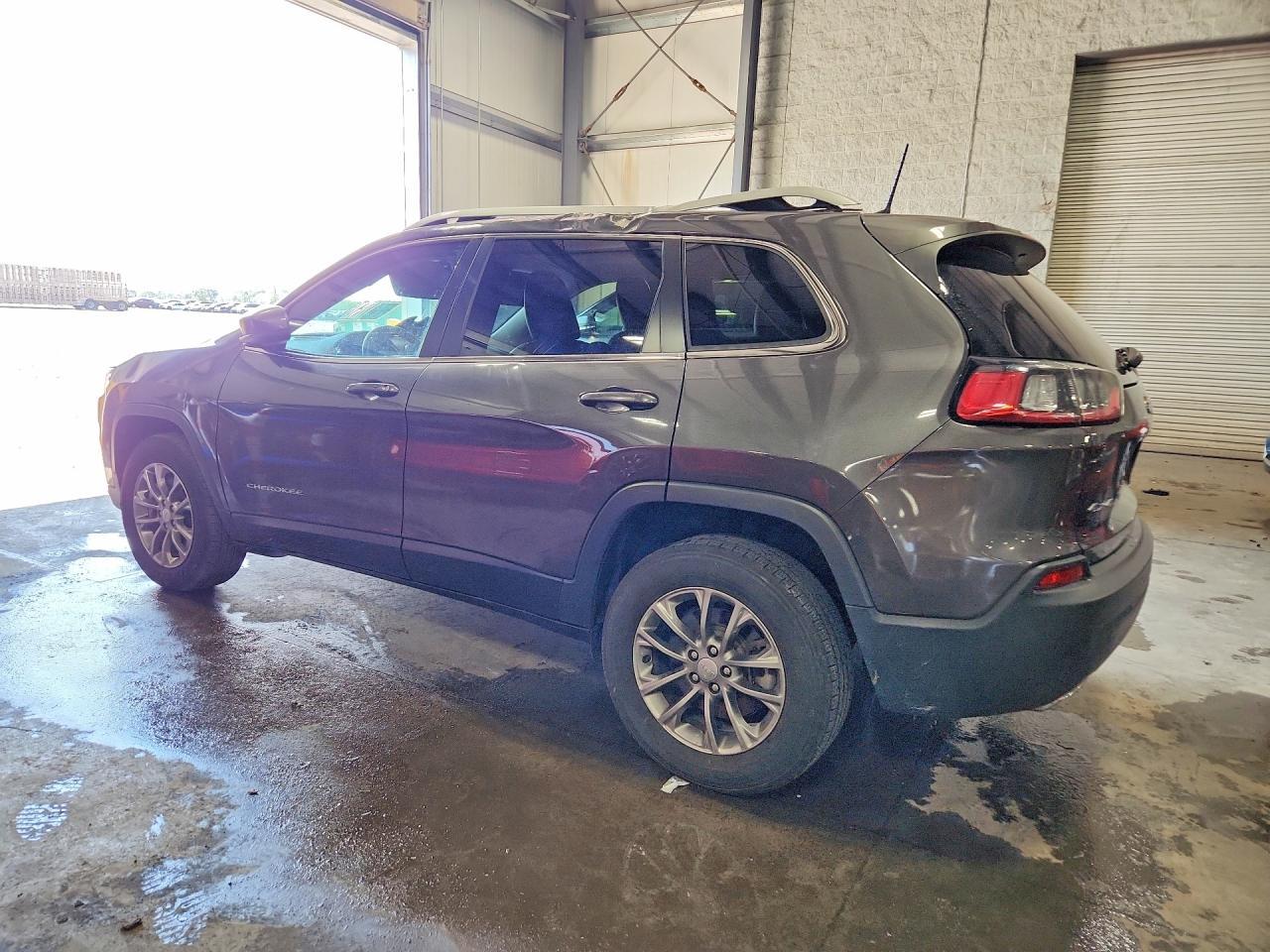 2020 Jeep Cherokee Latitude Plus - Image 2