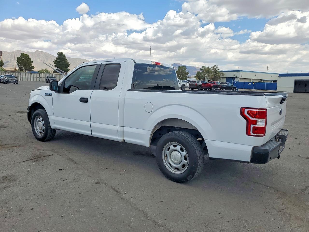 2020 Ford F150 Super Cab - Фото 2