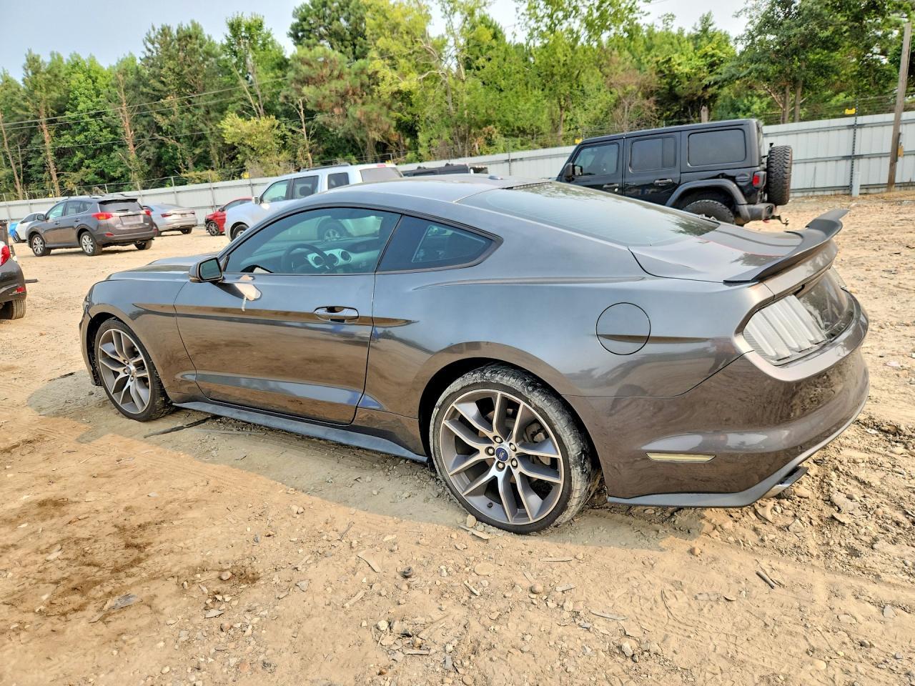 2015 Ford Mustang - Фото 2