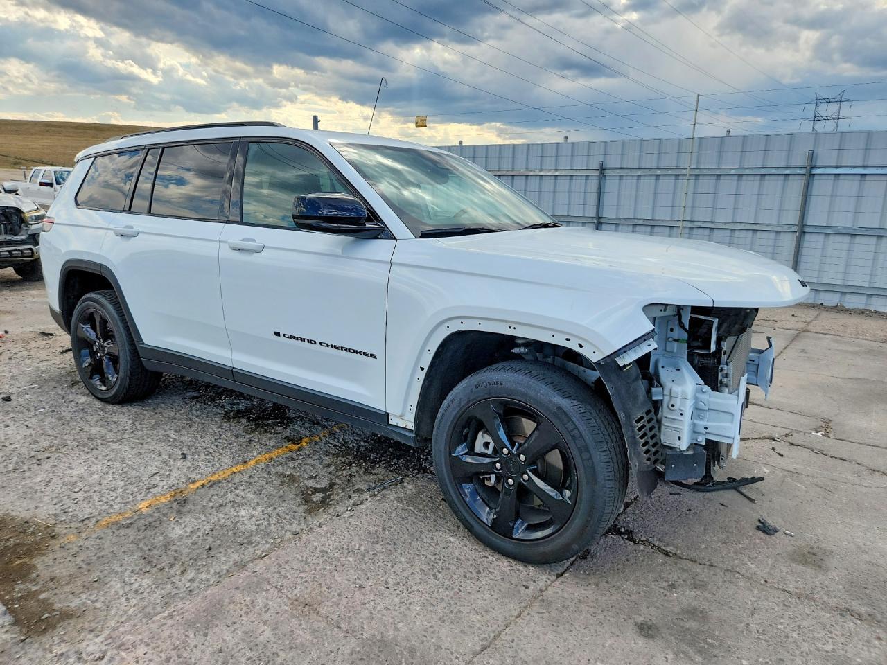 2023 Jeep Grand Cherokee L Laredo - Image 4