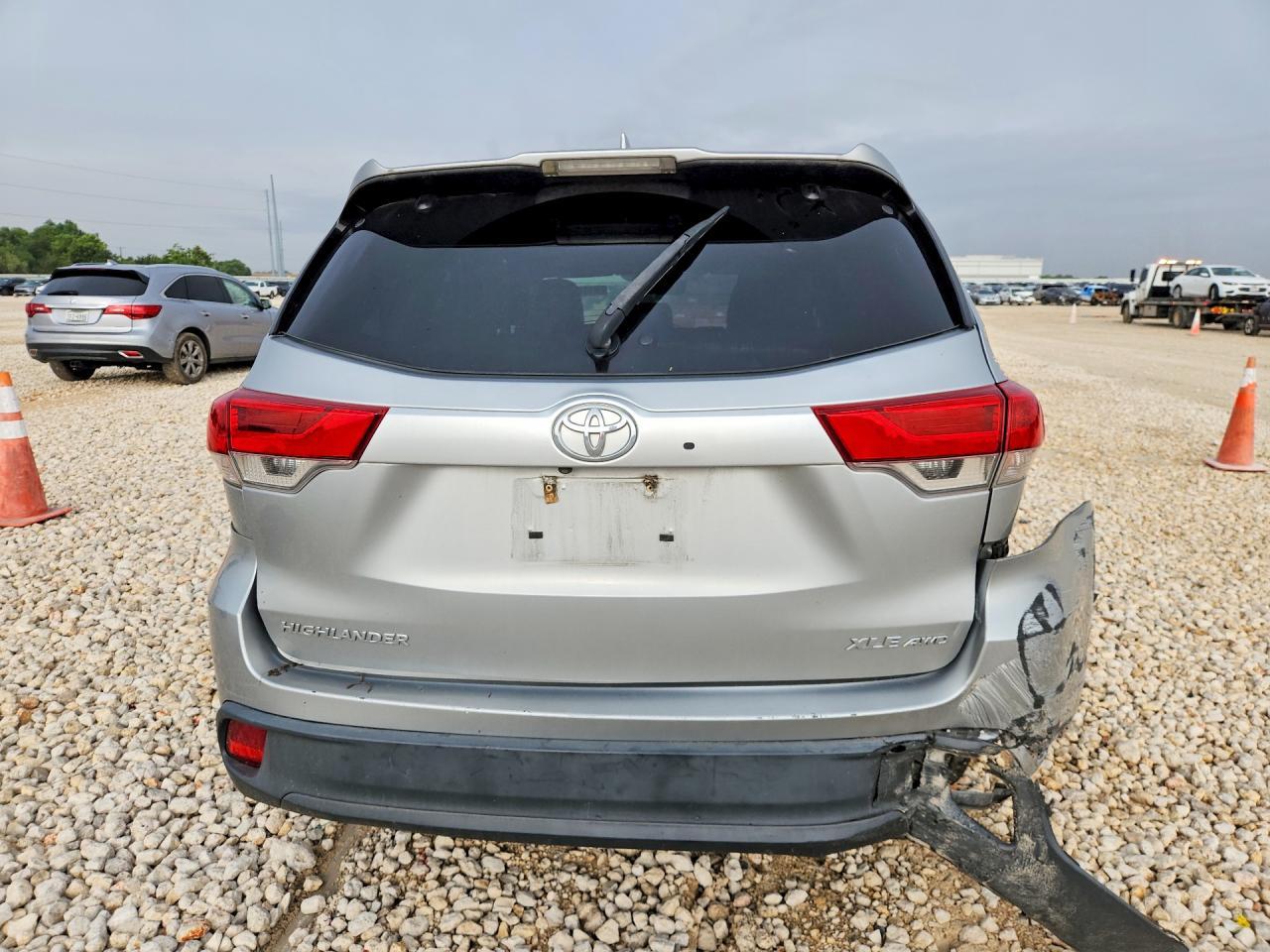 2017 Toyota Highlander Xle - Фото 6