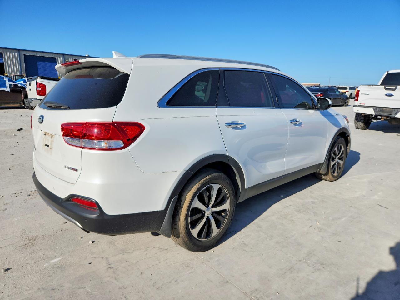2018 Kia Sorento Ex - Image 3