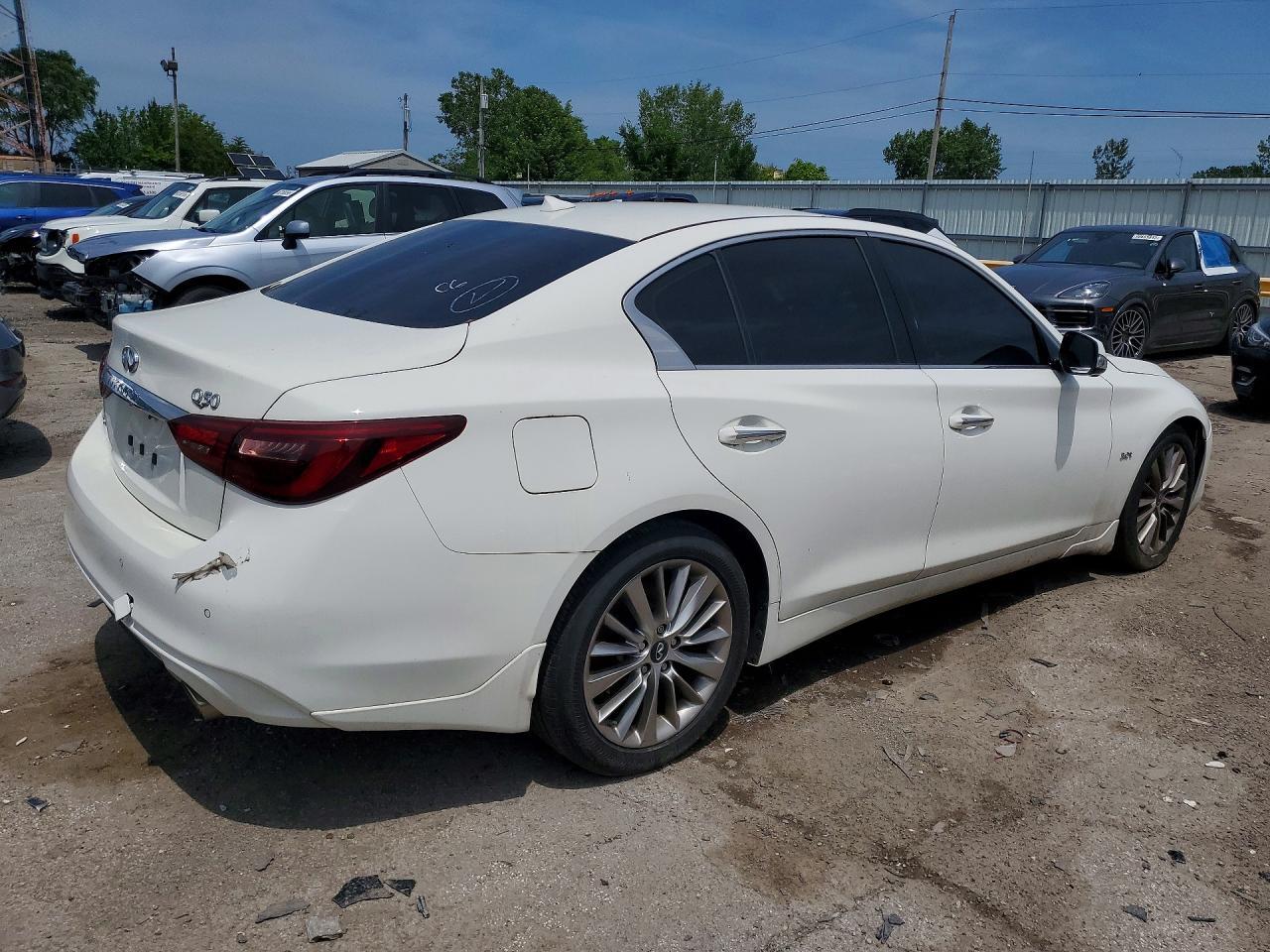 2019 Infiniti Q50 3.0T Luxe - Фото 3