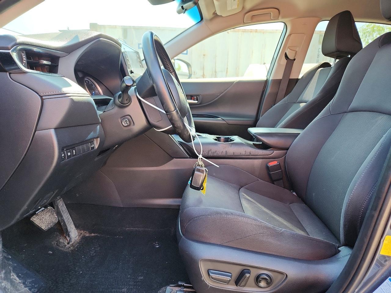 2022 Toyota Venza Le - Image 7