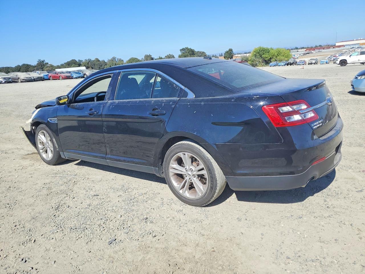 2018 Ford Taurus Sel - Image 2