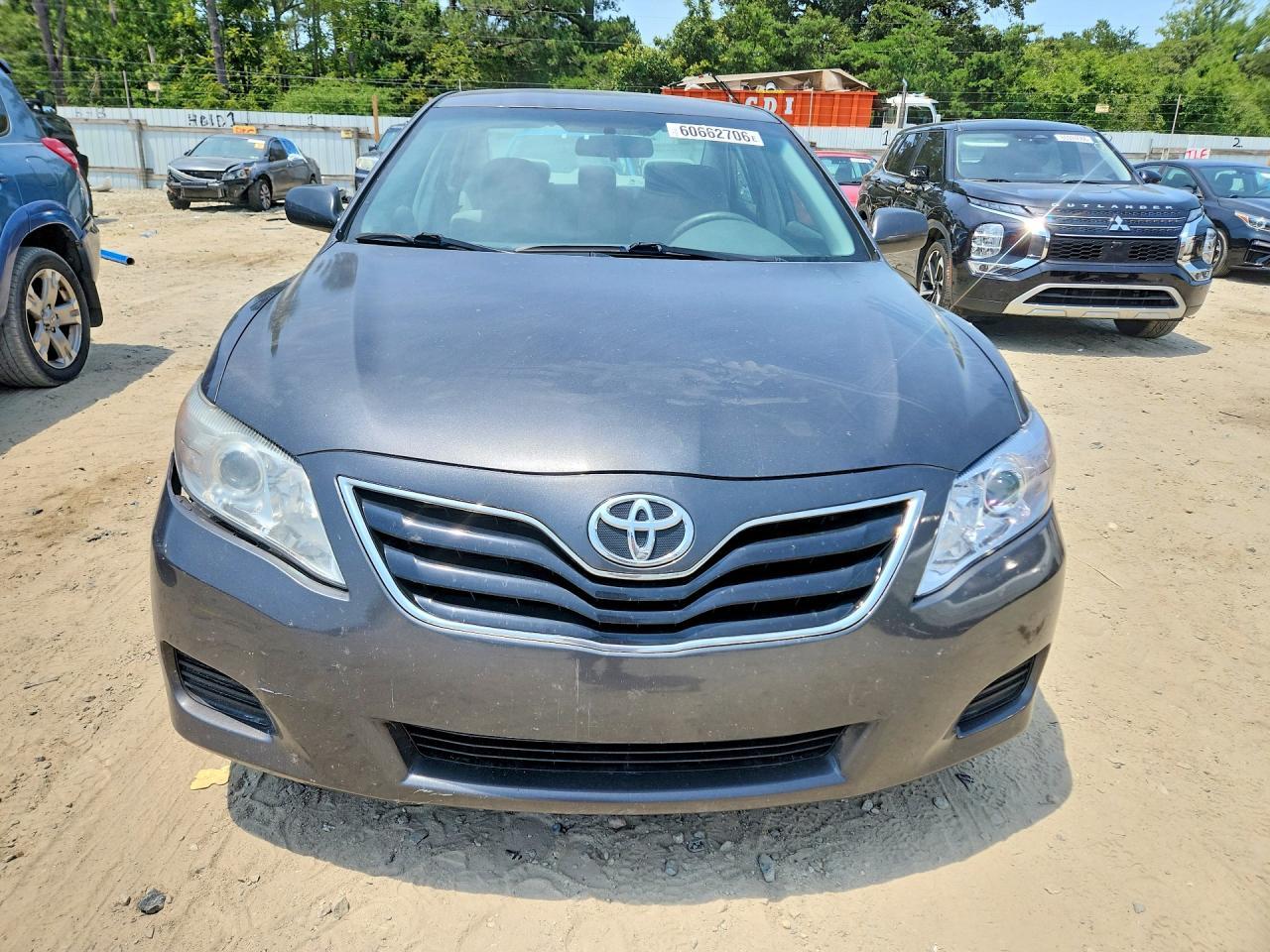 2011 Toyota Camry Le - Image 5