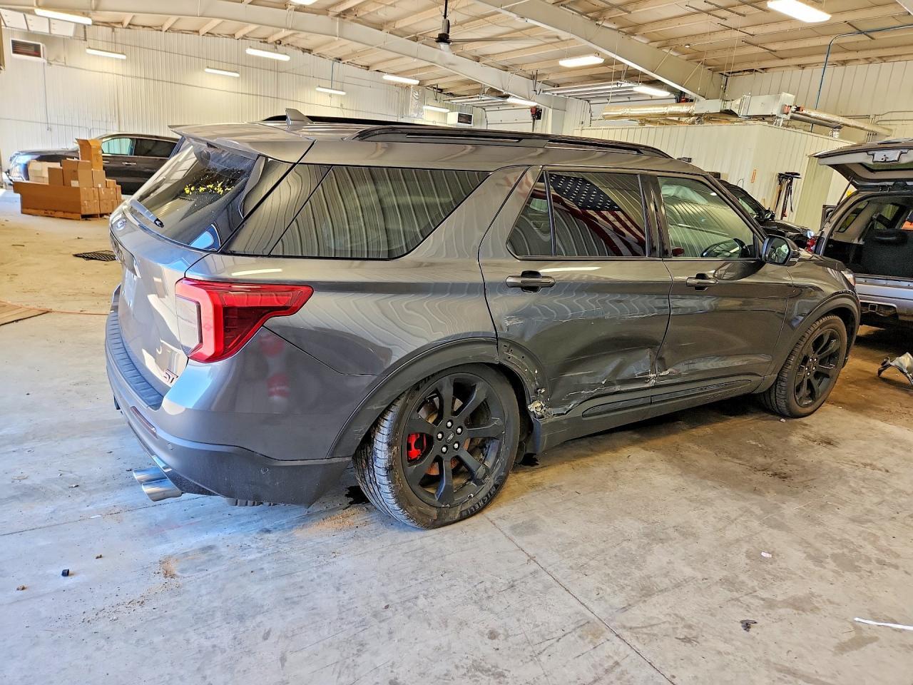 2020 Ford Explorer St - Фото 3