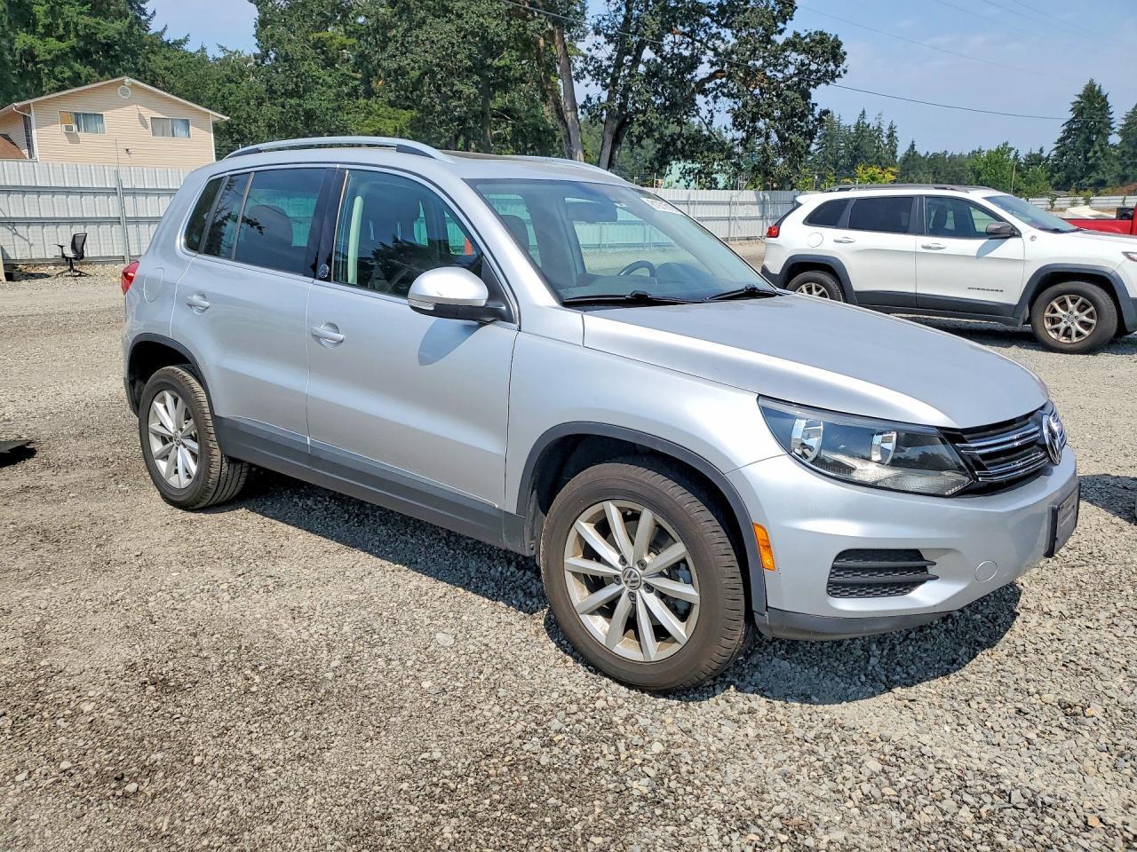 2017 Volkswagen Tiguan Wolfsburg - Фото 4