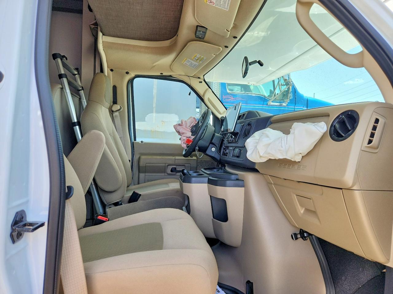 2025 Ford Chateau Rv - Фото 5