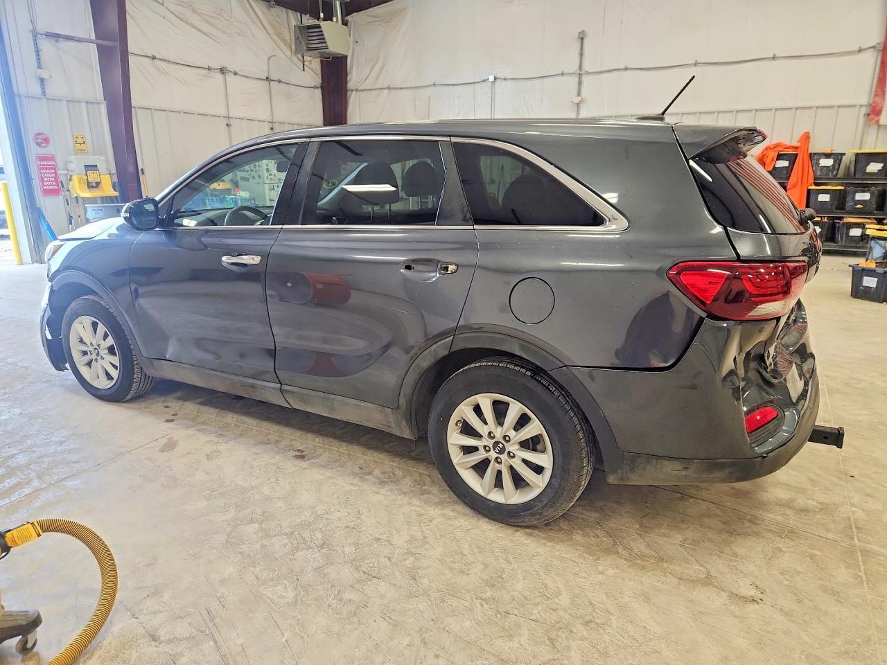 2020 Kia Sorento S - Фото 2