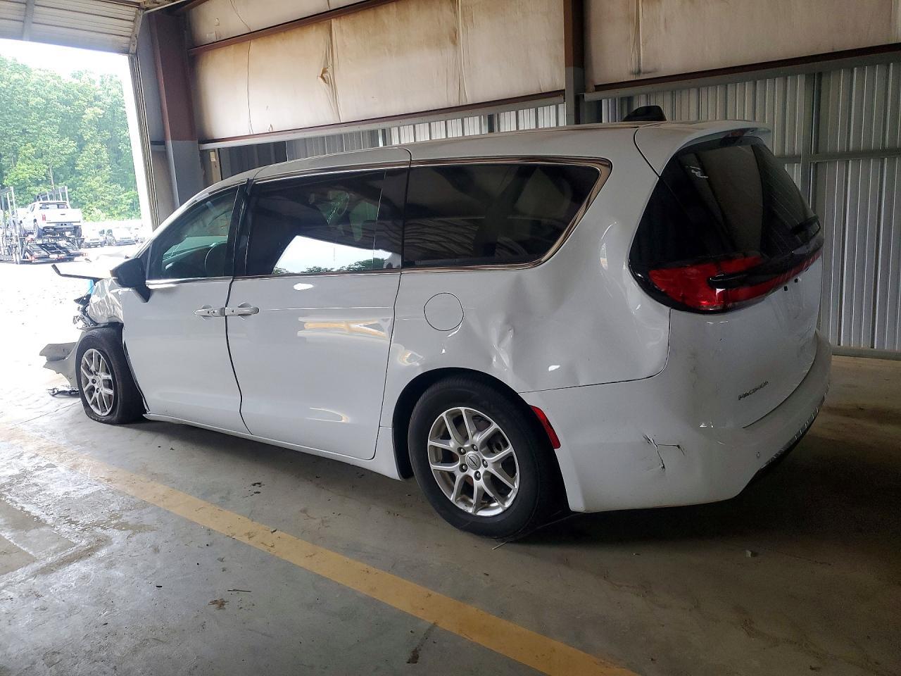 2024 Chrysler Pacifica Touring L - Фото 2