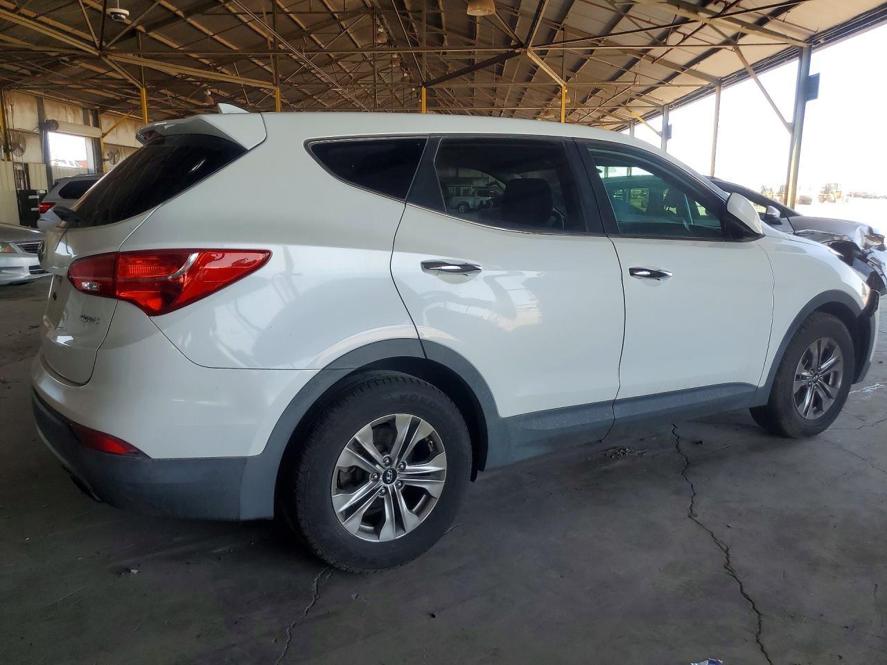 2015 Hyundai Santa Fe Sport 2.4L - Image 3