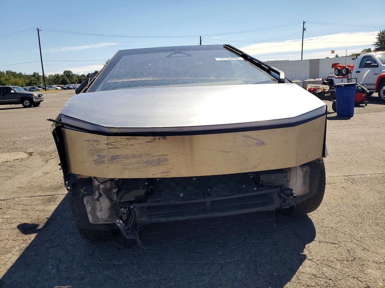 2025 Tesla Cybertruck - Фото 5