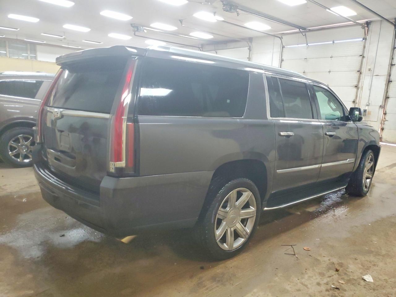 2017 Cadillac Escalade Esv Premium Luxury - Image 3