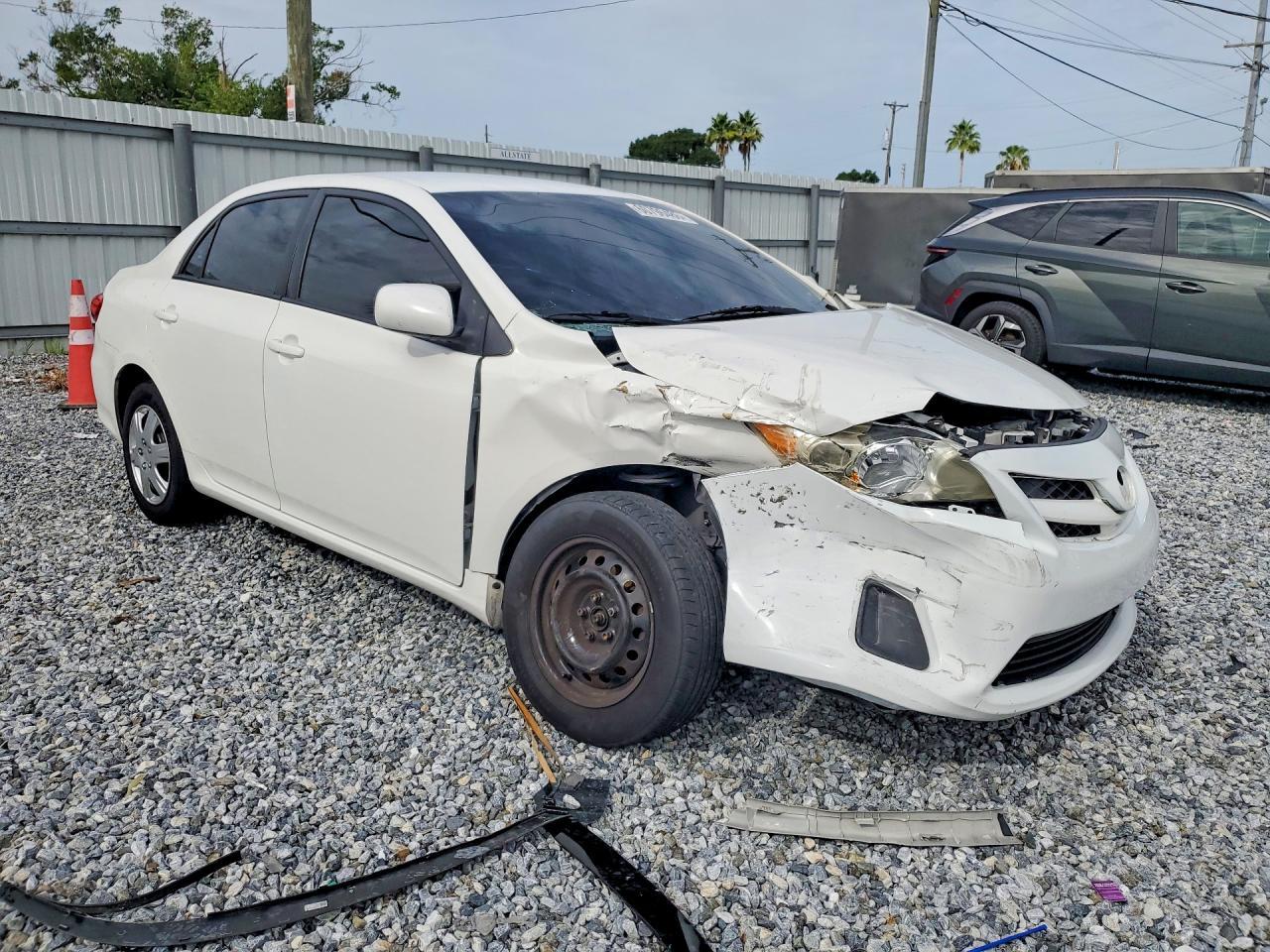 2011 Toyota Corolla Le - Фото 4