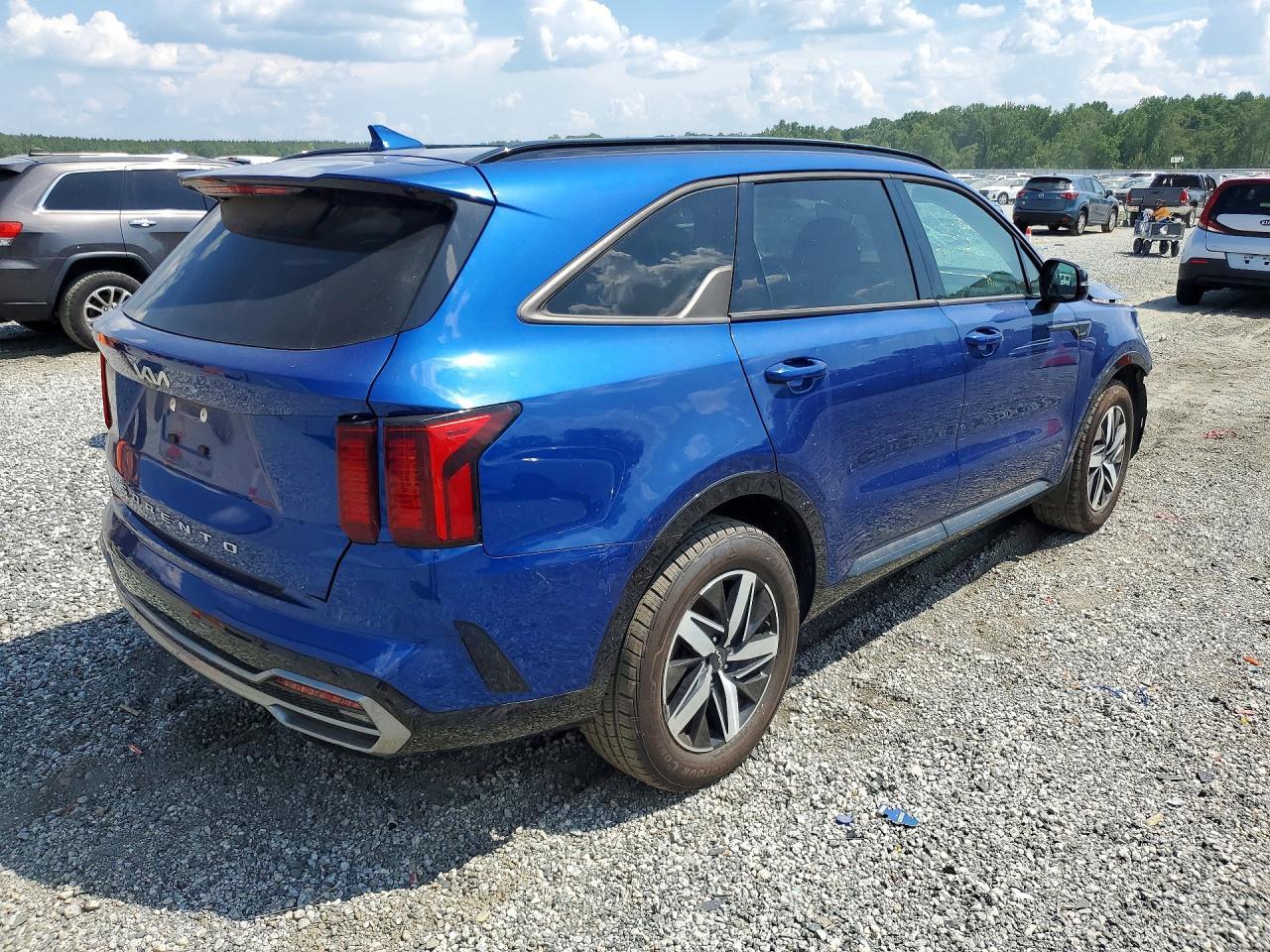 2022 Kia Sorento S - Фото 3