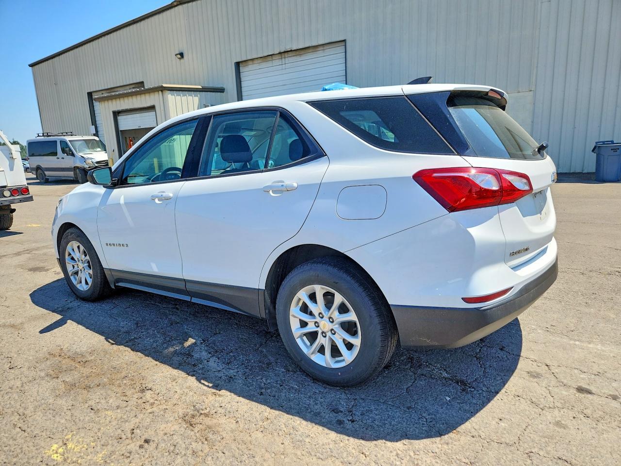 2019 Chevrolet Equinox Ls - Image 2