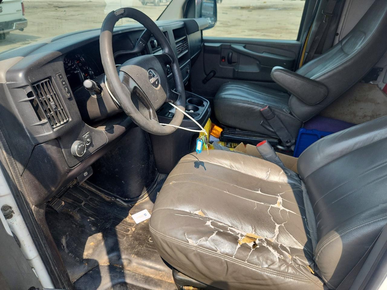 2011 GMC Savana G2500 Delivery Van - Image 7